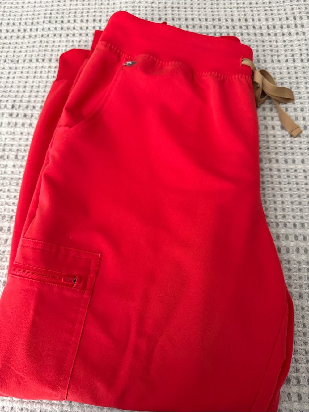 Figs Zamora joggers LP Hibiscus